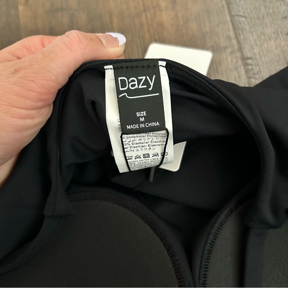 ⛔️SOLD⛔️NWT Cropped tank top bundle - Picture 4 of 10